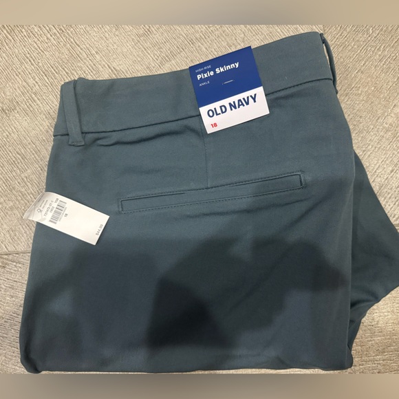 Old Navy High Waisted Pixie Skinny Ankle Pants - Picture 3 of 3